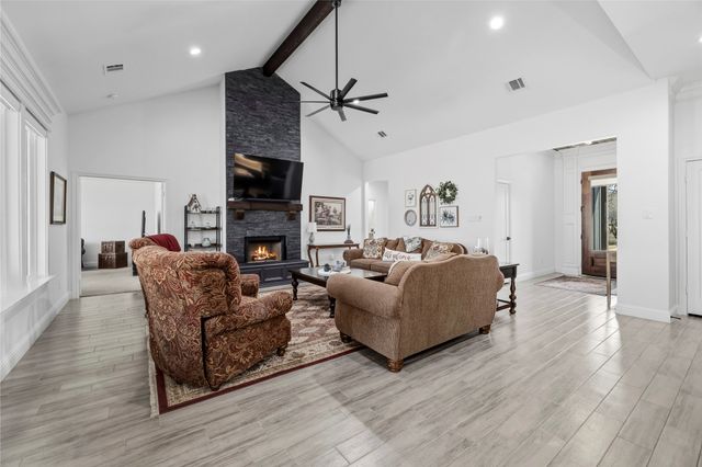 203 Colonial Drive, Mabank, TX 75156