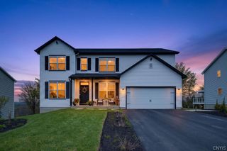 5567 Rolling Meadows, Camillus, NY 13031