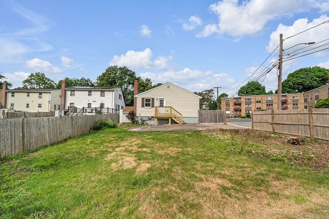39 Collins St, Boston, MA 02136