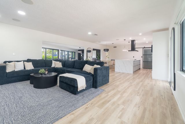 2878 NE 26th Street, Fort Lauderdale, FL 33305