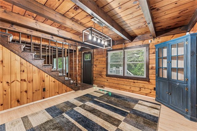 733 Mckee Rd, White Oak, PA 15131