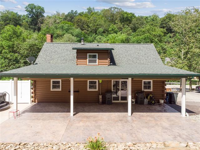 733 Mckee Rd, White Oak, PA 15131