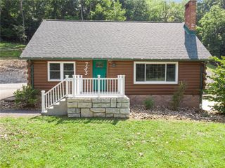733 Mckee Rd, White Oak, PA 15131
