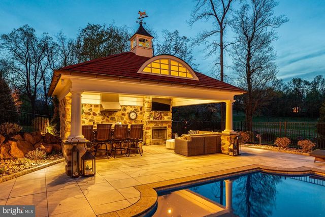 1075 S LEOPARD RD, Berwyn, PA 19312