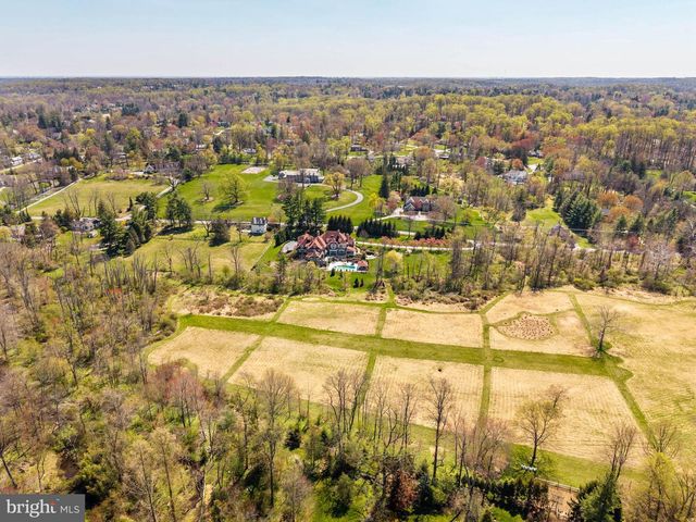 1075 S LEOPARD RD, Berwyn, PA 19312