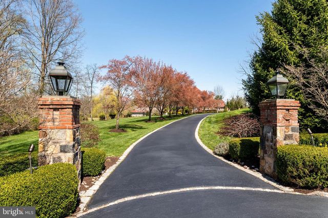 1075 S LEOPARD RD, Berwyn, PA 19312