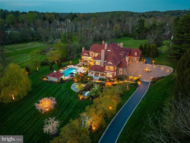 1075 S LEOPARD RD, Berwyn, PA 19312