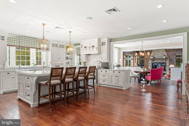 1075 S LEOPARD RD, Berwyn, PA 19312