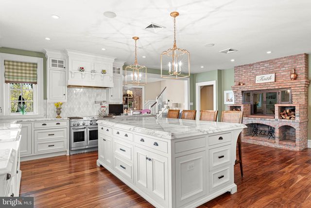 1075 S LEOPARD RD, Berwyn, PA 19312