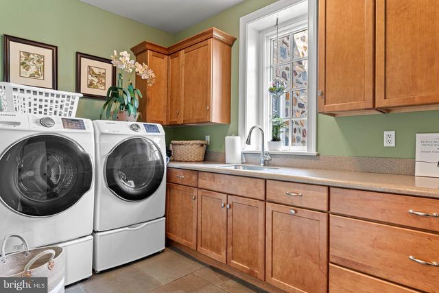1075 S LEOPARD RD, Berwyn, PA 19312