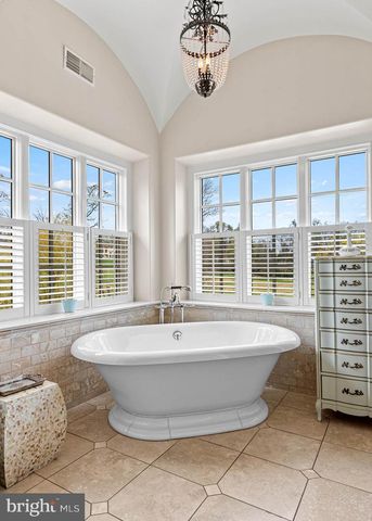 1075 S LEOPARD RD, Berwyn, PA 19312