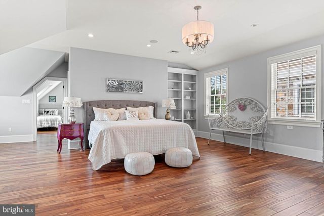 1075 S LEOPARD RD, Berwyn, PA 19312