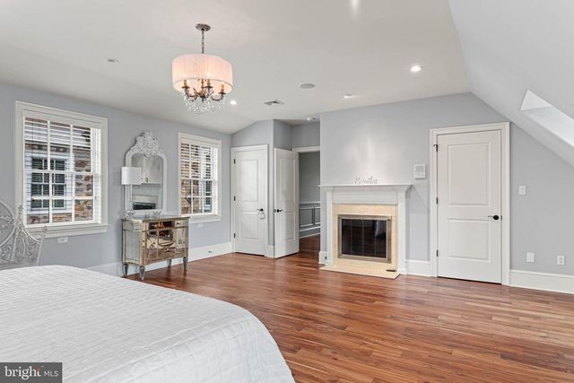 1075 S LEOPARD RD, Berwyn, PA 19312