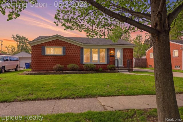 4442 Lutz Drive, Warren, MI 48092