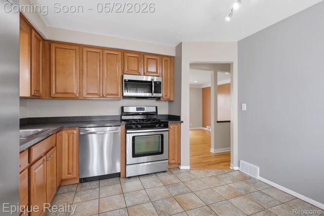 4442 Lutz Drive, Warren, MI 48092