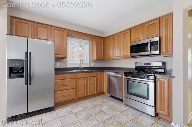 4442 Lutz Drive, Warren, MI 48092