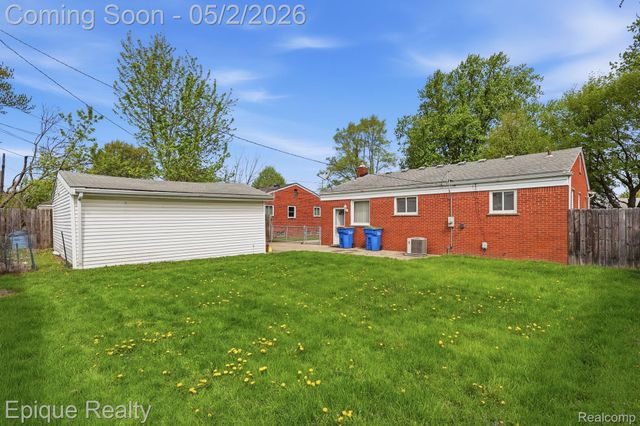 4442 Lutz Drive, Warren, MI 48092