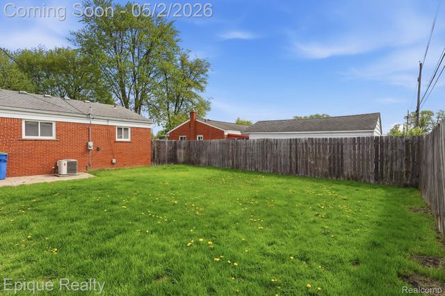 4442 Lutz Drive, Warren, MI 48092