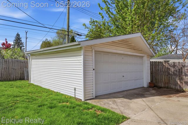 4442 Lutz Drive, Warren, MI 48092
