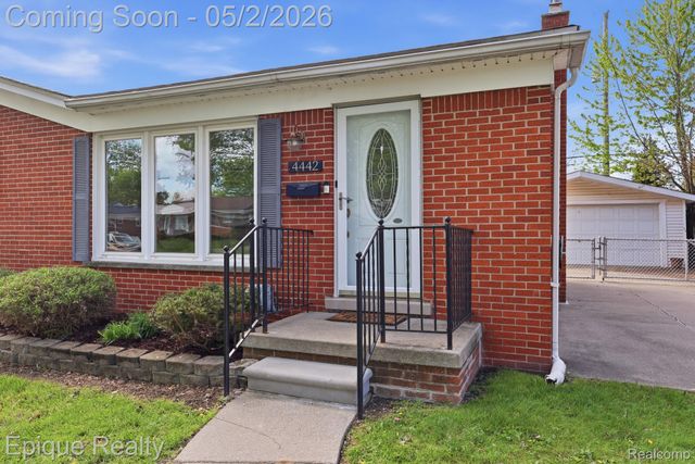 4442 Lutz Drive, Warren, MI 48092
