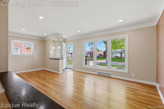 4442 Lutz Drive, Warren, MI 48092
