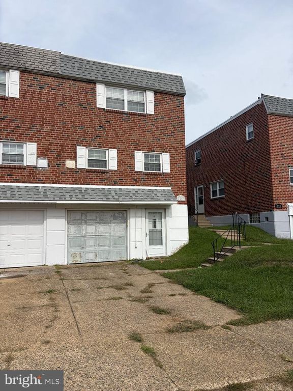 727 ARNOLD ST, PHILADELPHIA, PA 19111 — exterior