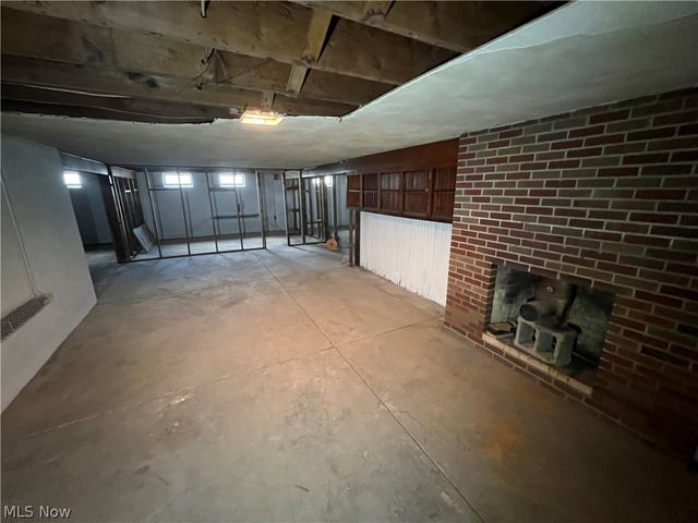 156 Cooper Foster Park Road W, Lorain, OH 44053