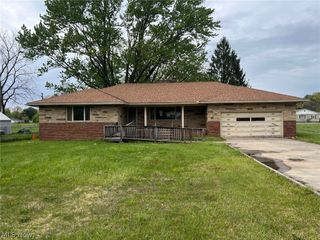 156 Cooper Foster Park Road W, Lorain, OH 44053