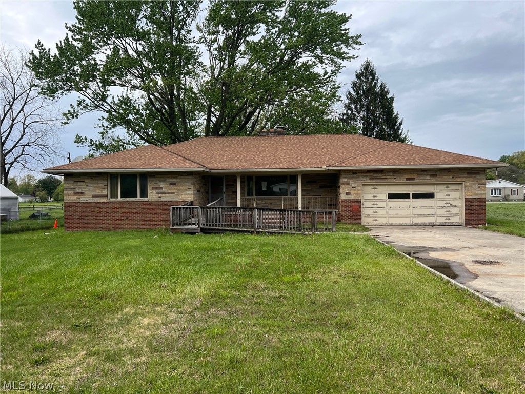 156 Cooper Foster Park Road W, Lorain, OH 44053