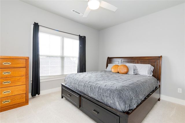 809 Wembley Park, Cave Springs, AR 72718