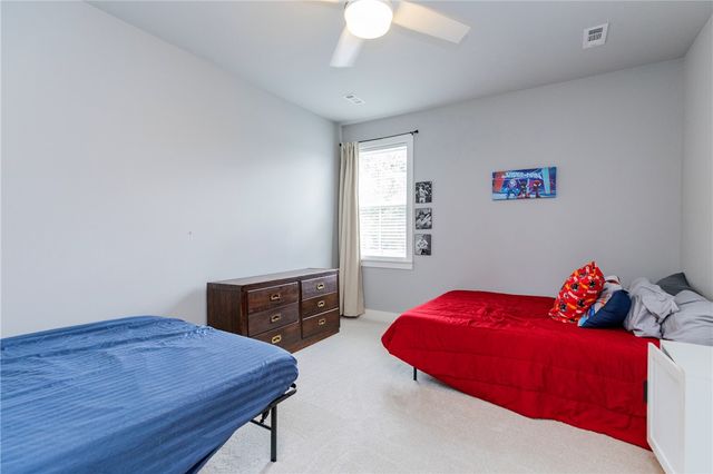 809 Wembley Park, Cave Springs, AR 72718