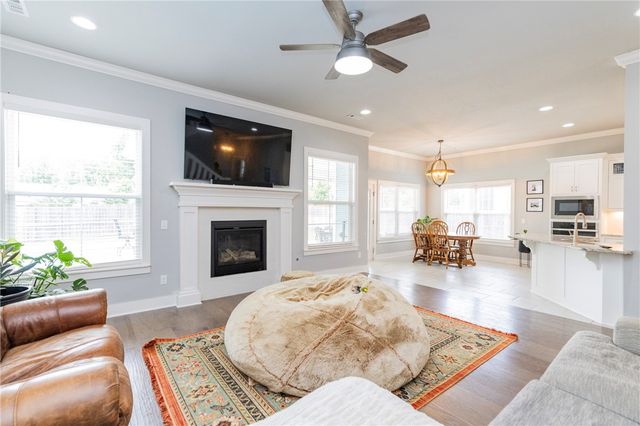 809 Wembley Park, Cave Springs, AR 72718