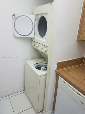 10040 Twin Lakes Dr 37-A, Coral Springs, FL 33071