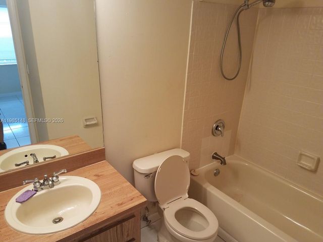 10040 Twin Lakes Dr 37-A, Coral Springs, FL 33071