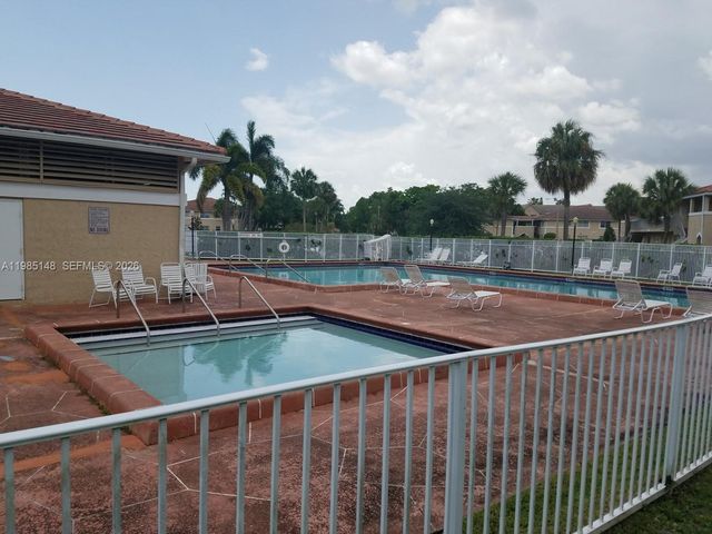 10040 Twin Lakes Dr 37-A, Coral Springs, FL 33071