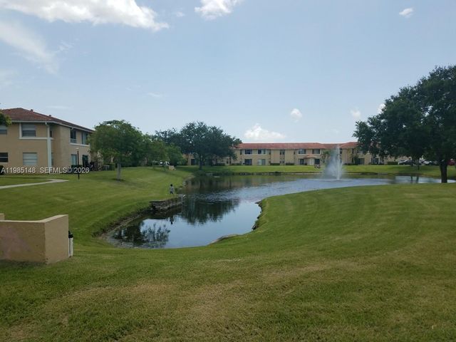 10040 Twin Lakes Dr 37-A, Coral Springs, FL 33071