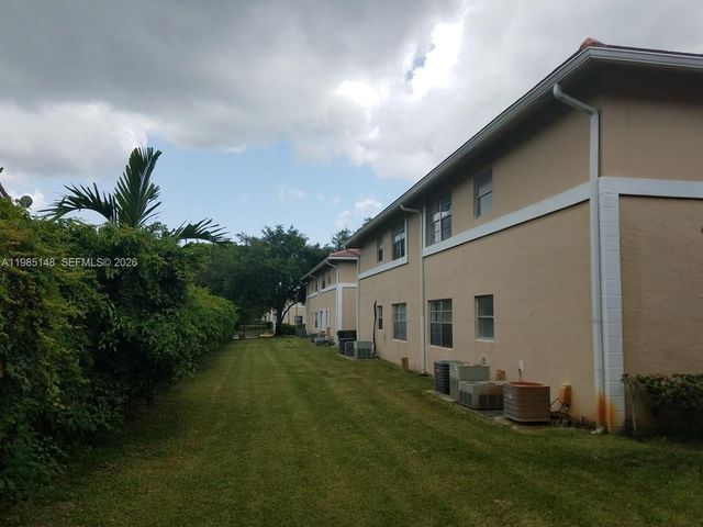 10040 Twin Lakes Dr 37-A, Coral Springs, FL 33071