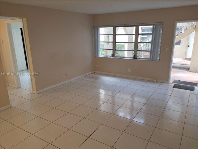 10040 Twin Lakes Dr 37-A, Coral Springs, FL 33071