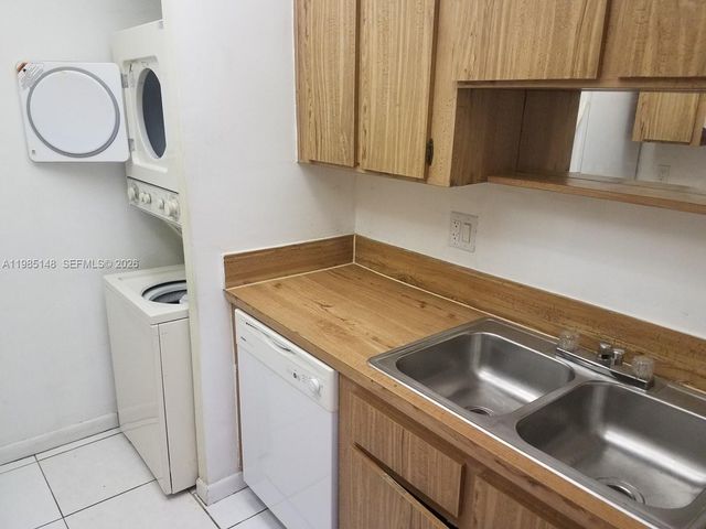 10040 Twin Lakes Dr 37-A, Coral Springs, FL 33071