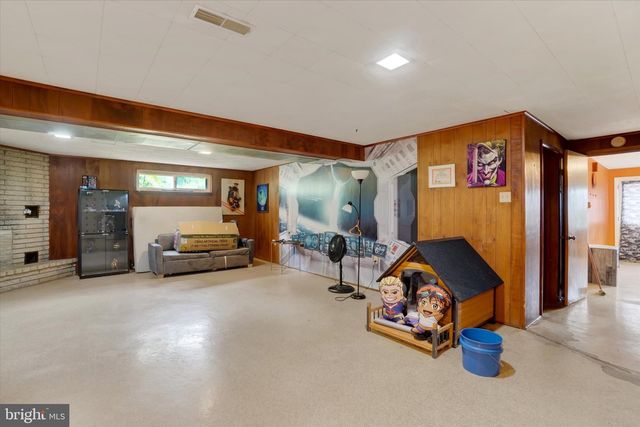 1345 WINDSOR RD, Red Lion, PA 17356