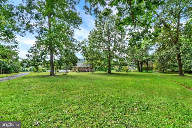 1345 WINDSOR RD, Red Lion, PA 17356