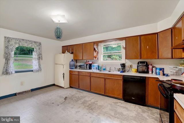 1345 WINDSOR RD, Red Lion, PA 17356