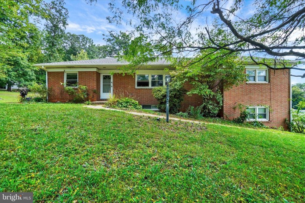 1345 WINDSOR RD, Red Lion, PA 17356