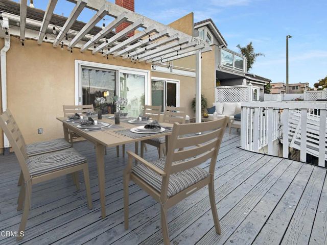 2010 Kingsbridge Way, Oxnard, CA 93035