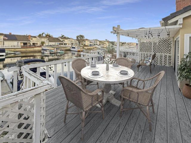 2010 Kingsbridge Way, Oxnard, CA 93035