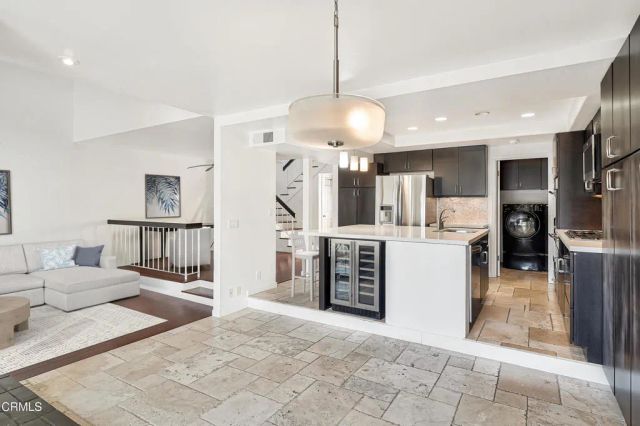 2010 Kingsbridge Way, Oxnard, CA 93035