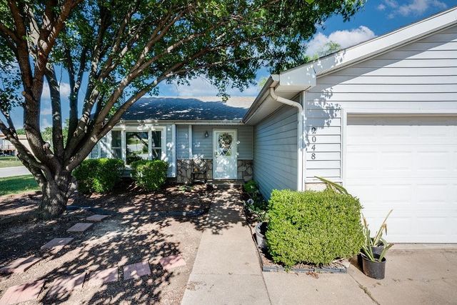2048 N Forest Park St, Derby, KS 67037