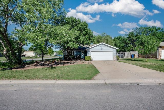 2048 N Forest Park St, Derby, KS 67037
