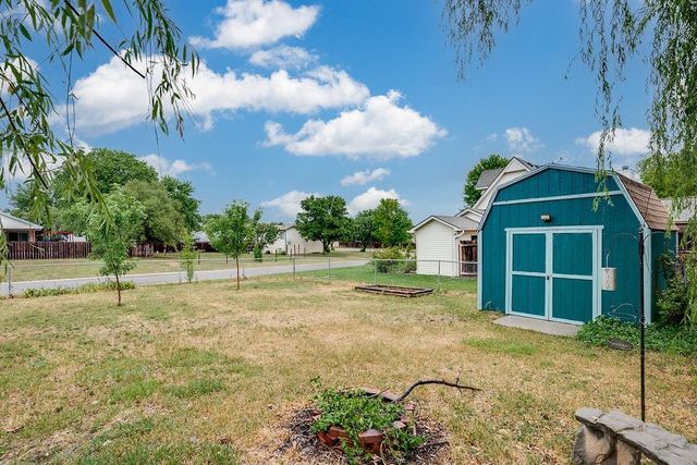 2048 N Forest Park St, Derby, KS 67037