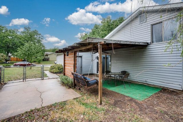 2048 N Forest Park St, Derby, KS 67037